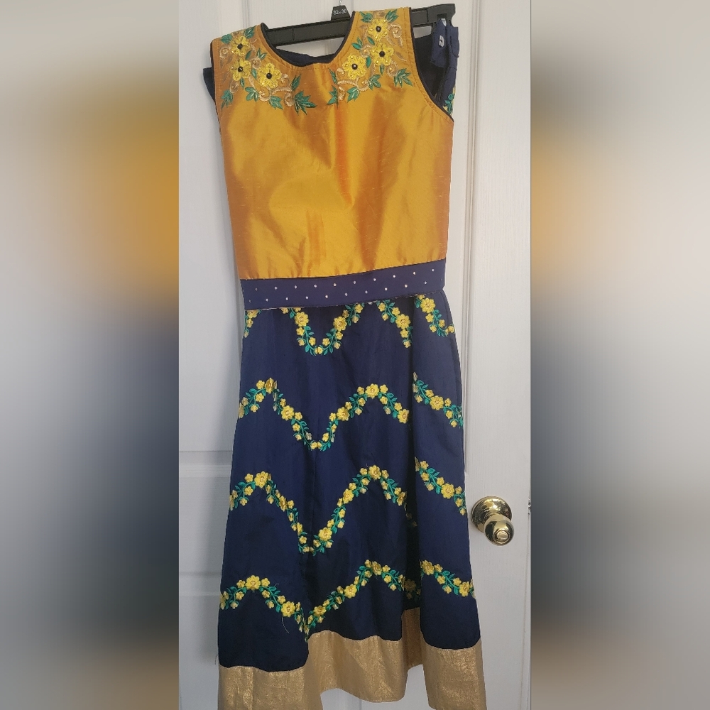 Girls (Teen) Lehenga - Picture 2 of 4
